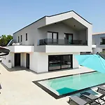 Istra Relax Sapphire *