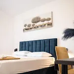 Istra Relax Sapphire Rebici