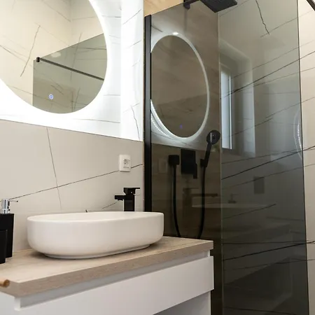 Istra Relax Sapphire Rebici