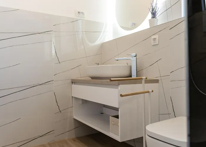 Istra Relax Sapphire Rebici